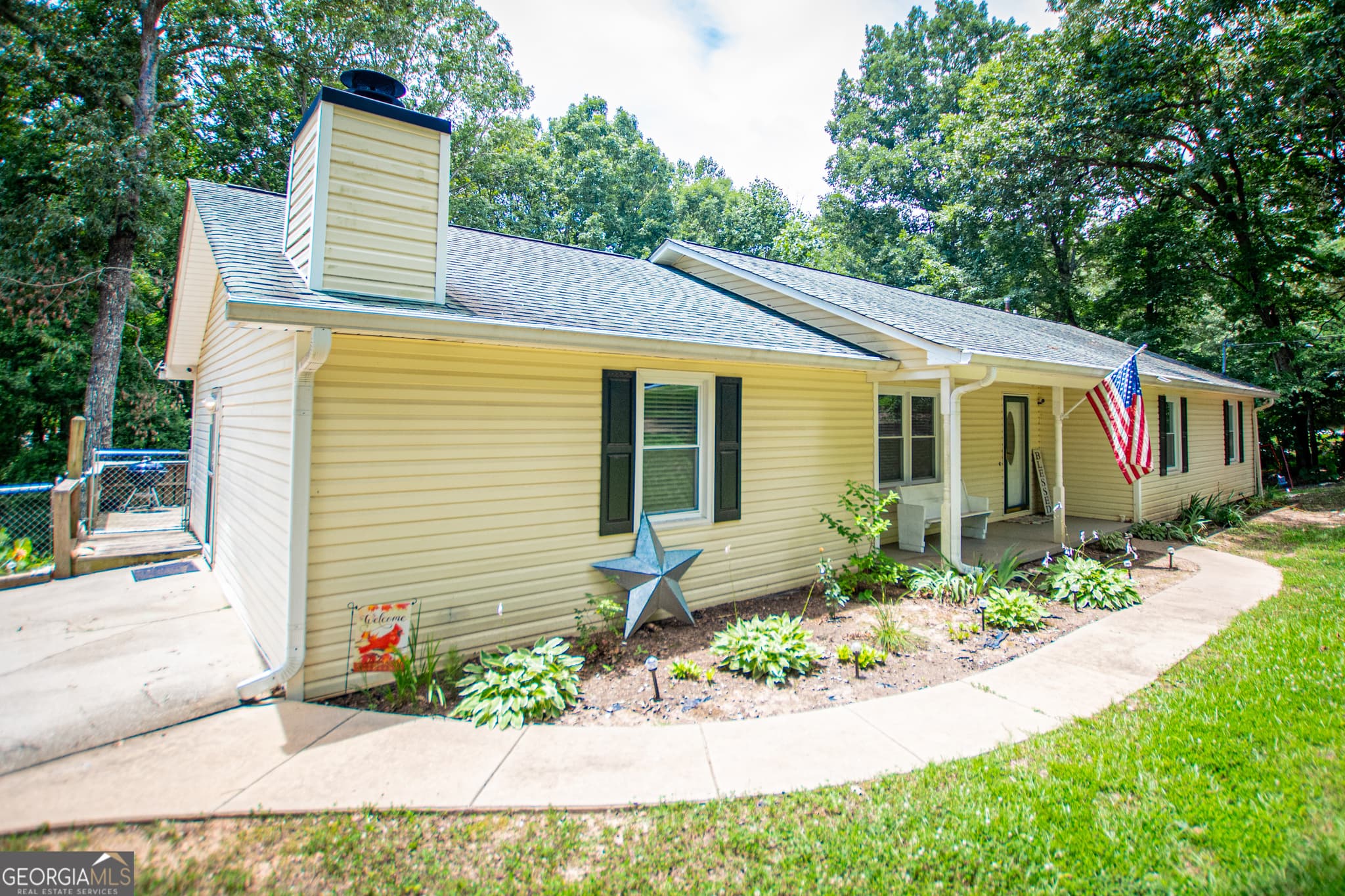 3 bedroom, 2.5 bathroom, 1,906 sq ft single family residence for sale at 71 Oak Ridge Way, Bremen, GA 30110 — photo 2
