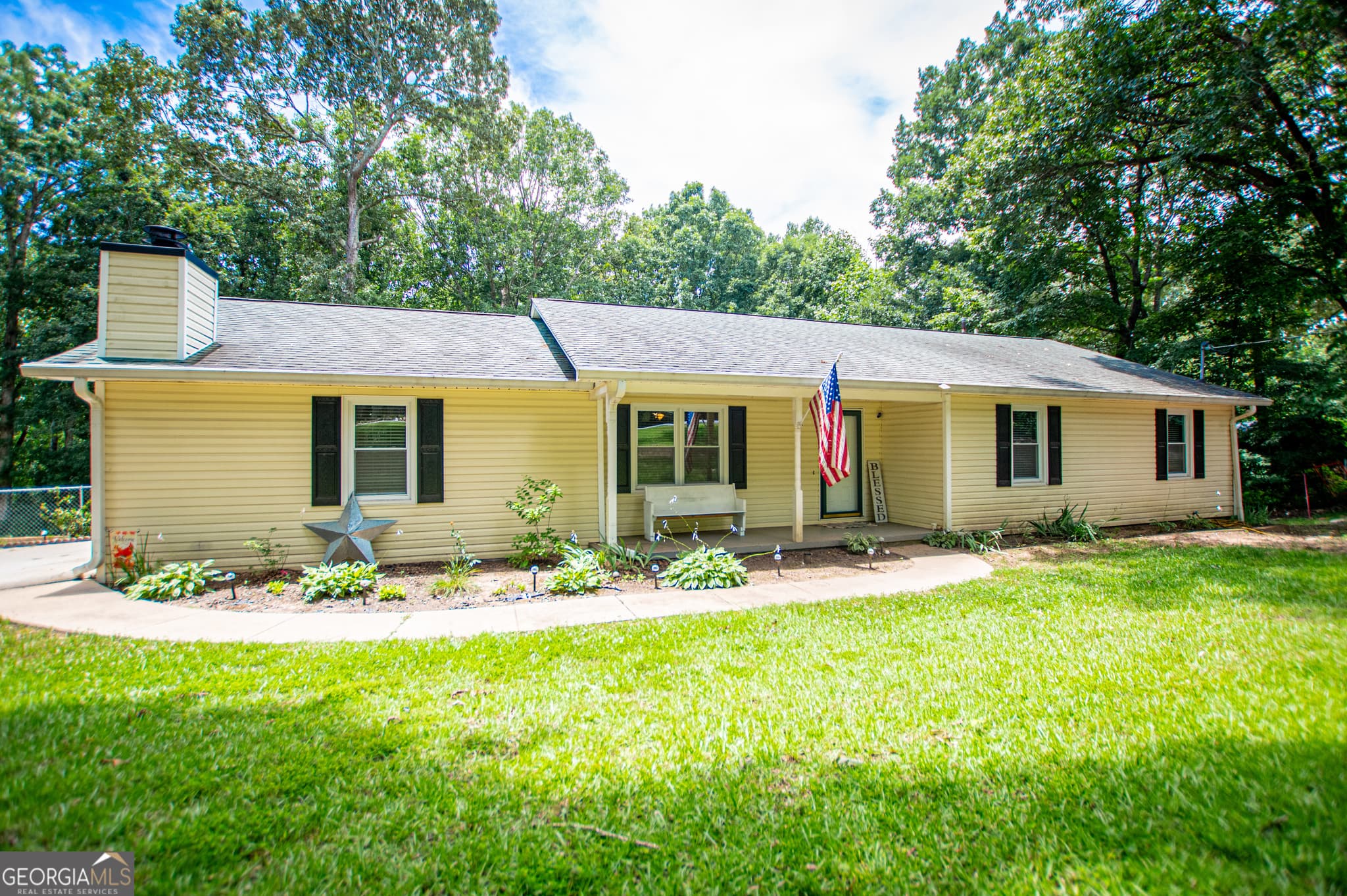 3 bedroom, 2.5 bathroom, 1,906 sq ft single family residence for sale at 71 Oak Ridge Way, Bremen, GA 30110 — photo 1 of 45