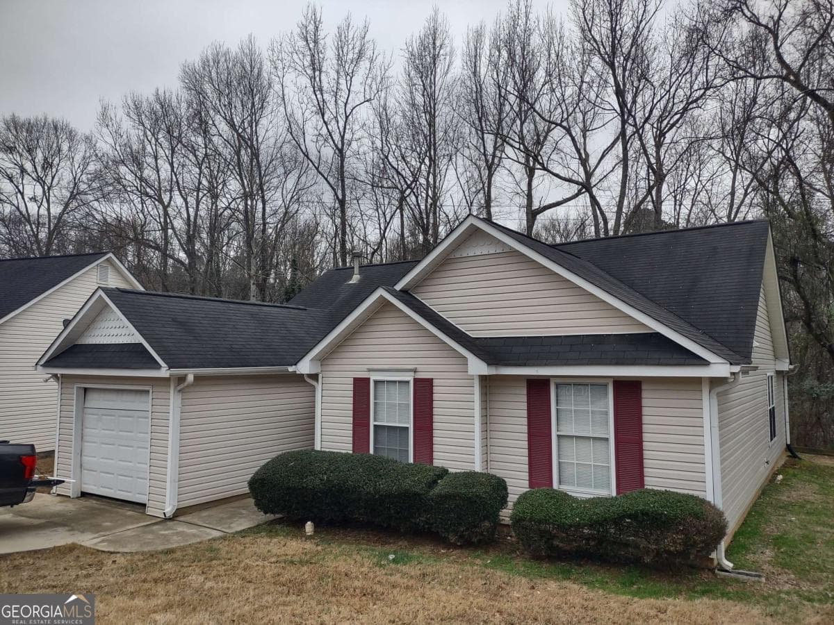 3 bedroom, 2 bathroom single family residence for rent at 251 Misty Ridge Trail, Stockbridge, GA 30281 for $1,645 a month