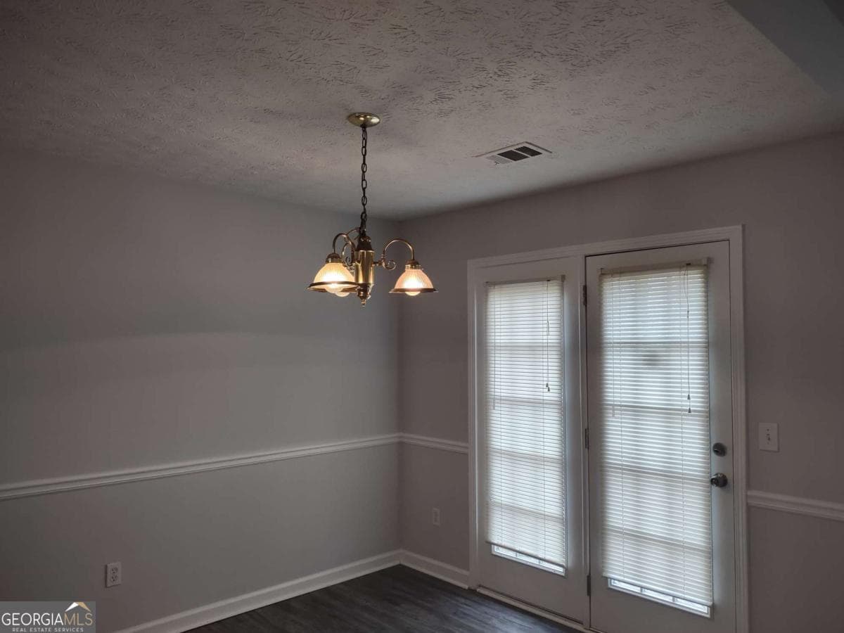 3 bedroom, 2 bathroom single family residence for rent at 251 Misty Ridge Trail, Stockbridge, GA 30281 for $1,645 a month — photo 4