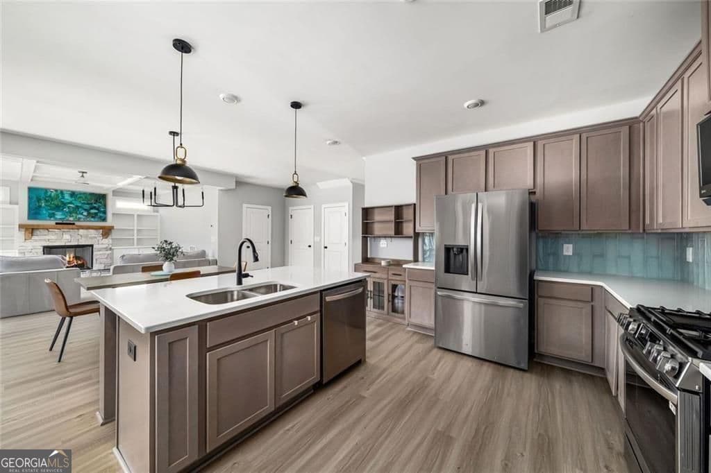 6 bedroom, 4.5 bathroom, 3,470 sq ft single family residence for sale at 233 Mountain Ashe Lane, Dallas, GA 30132 — photo 9
