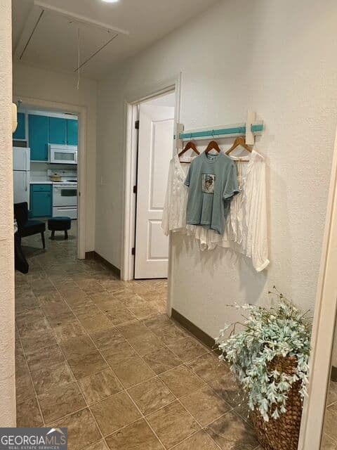 2 bedroom, 1 bathroom, 1,058 sq ft mixed use for sale at 570 Lanier Avenue, Fayetteville, GA 30214 — photo 9