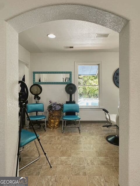 2 bedroom, 1 bathroom, 1,058 sq ft mixed use for sale at 570 Lanier Avenue, Fayetteville, GA 30214 — photo 8