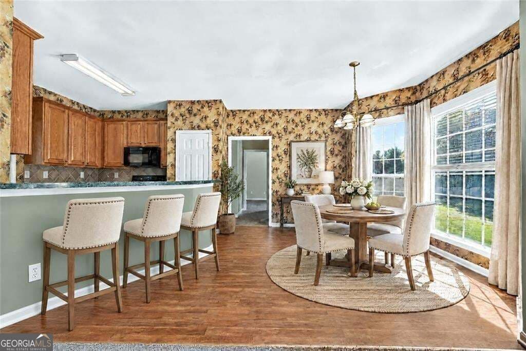 5 bedroom, 3 bathroom, 2,777 sq ft single family residence for sale at 775 Abercorn Drive, Atlanta, GA 30331 — photo 6