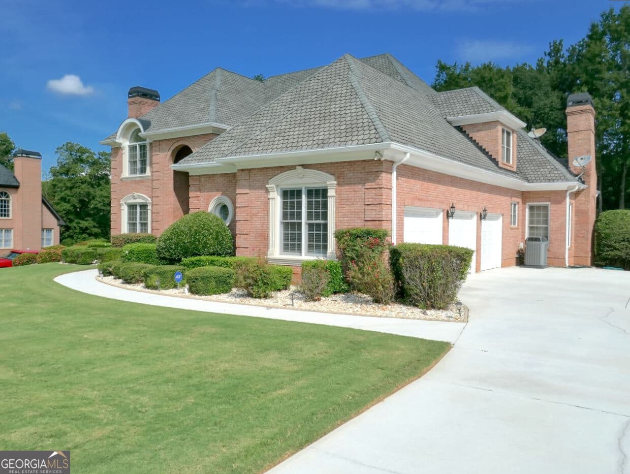 6 bedroom, 5.5 bathroom, 10,500 sq ft single family residence for sale at 117 Congressional Court, Mcdonough, GA 30253 — photo 5