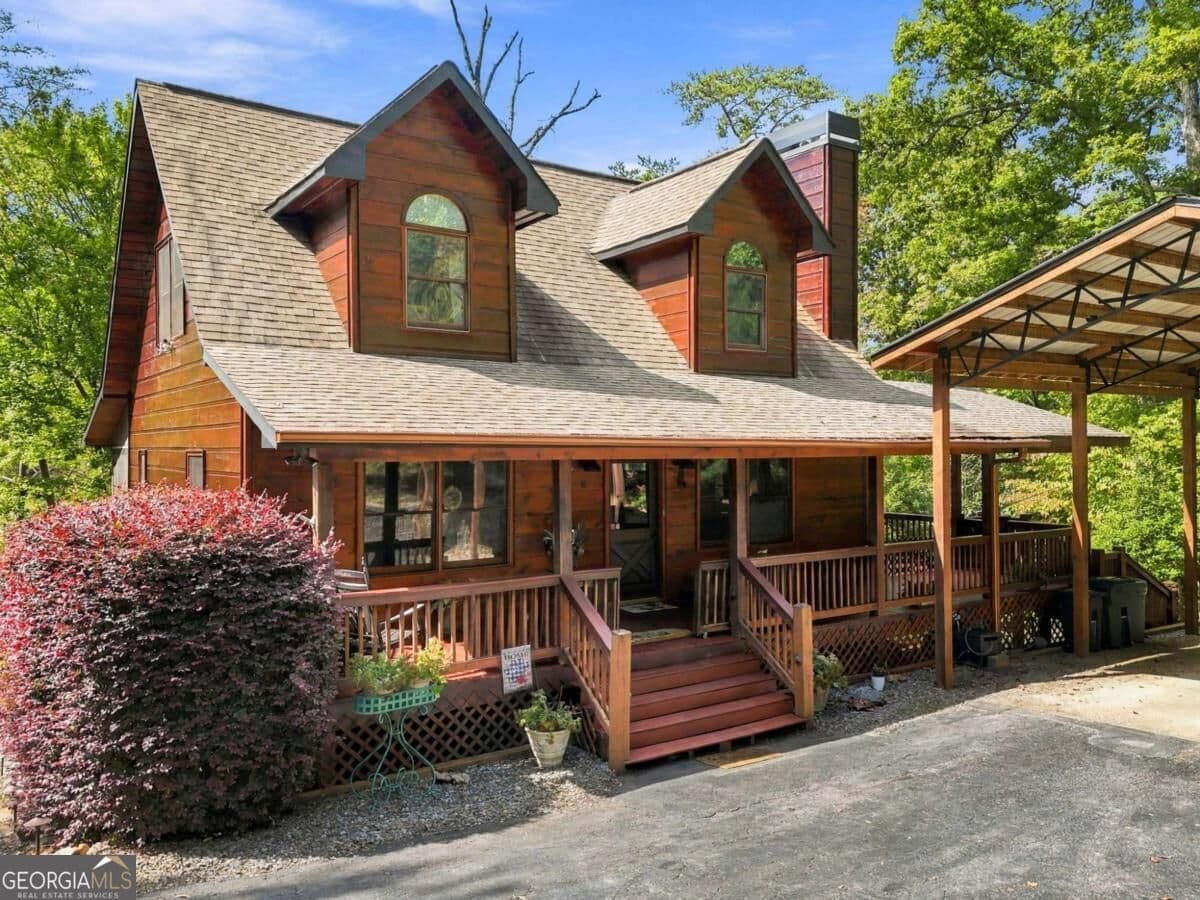 2 bedroom, 2.5 bathroom, 2,080 sq ft cabin,single family residence for sale at 218 Kings Farm Road, Blue Ridge, GA 30513 — photo 3