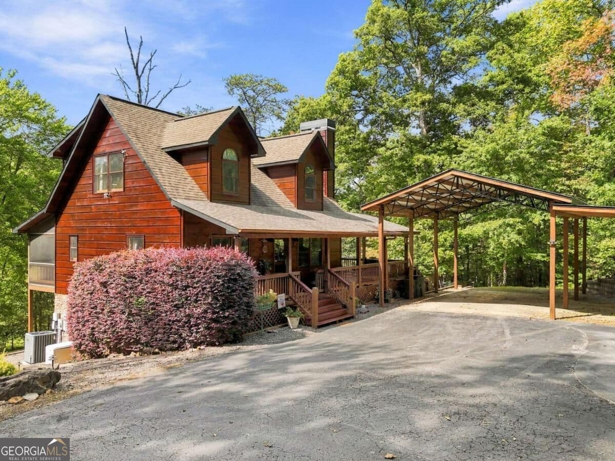 2 bedroom, 2.5 bathroom, 2,080 sq ft cabin,single family residence for sale at 218 Kings Farm Road, Blue Ridge, GA 30513 — photo 1 of 56