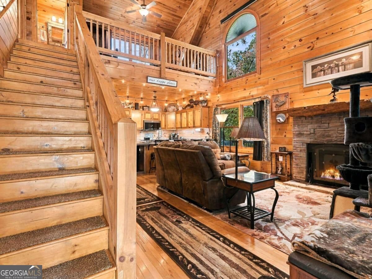 2 bedroom, 2.5 bathroom, 2,080 sq ft cabin,single family residence for sale at 218 Kings Farm Road, Blue Ridge, GA 30513 — photo 10