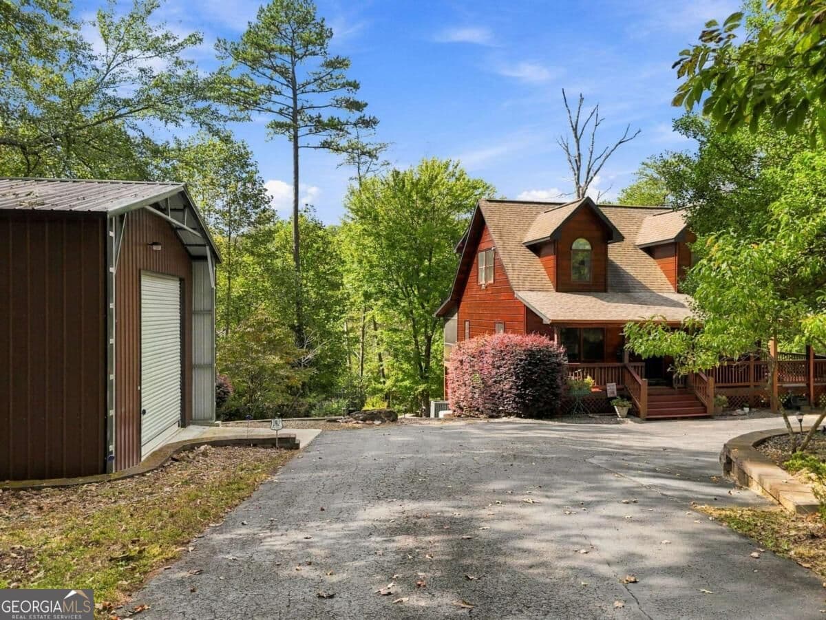 2 bedroom, 2.5 bathroom, 2,080 sq ft cabin,single family residence for sale at 218 Kings Farm Road, Blue Ridge, GA 30513 — photo 8
