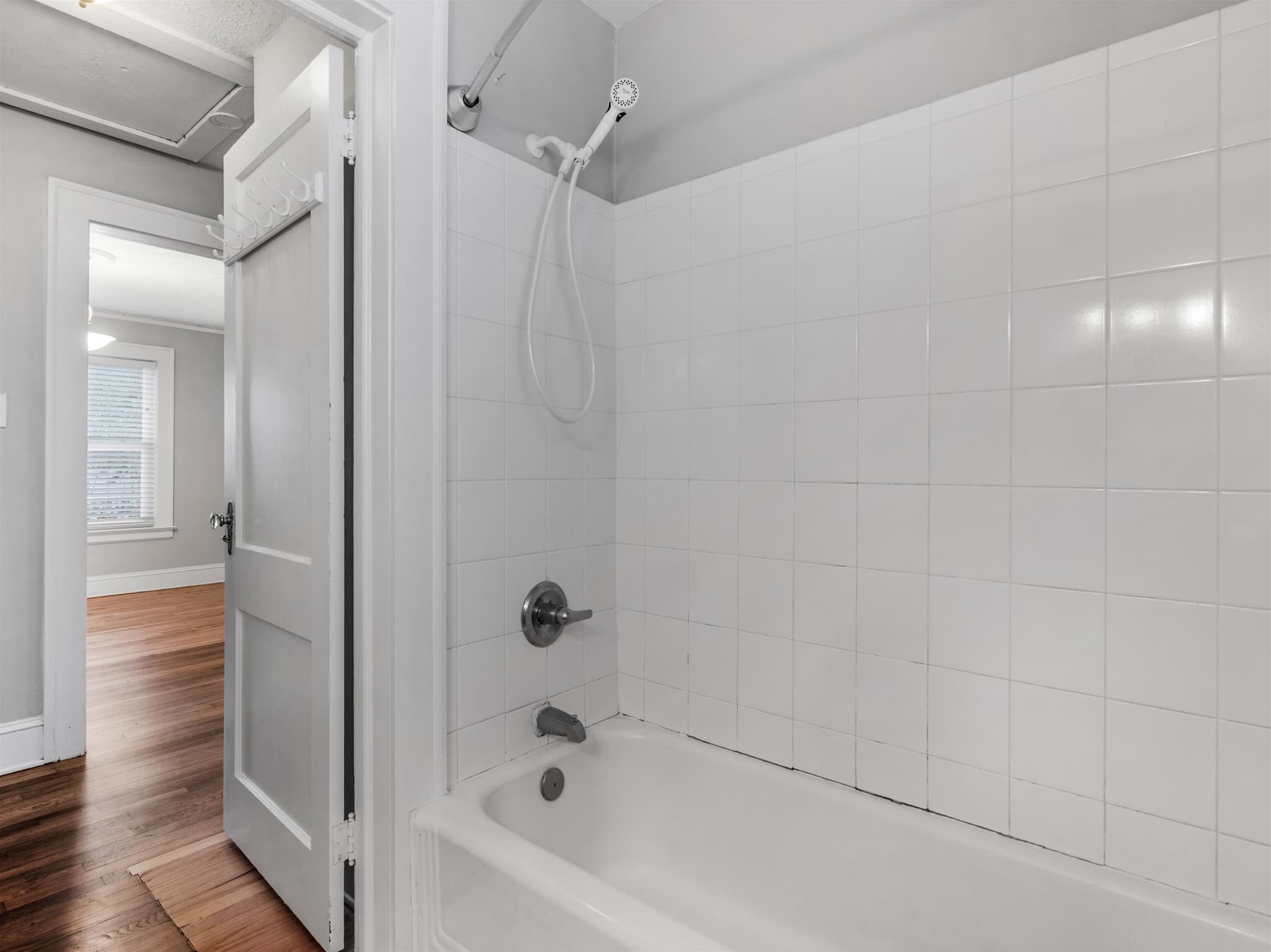 3 bedroom, 1 bathroom, 1,016 sq ft single family residence for rent at 1724 Virginia Avenue, Atlanta, GA 30337 for $1,650 a month — photo 2