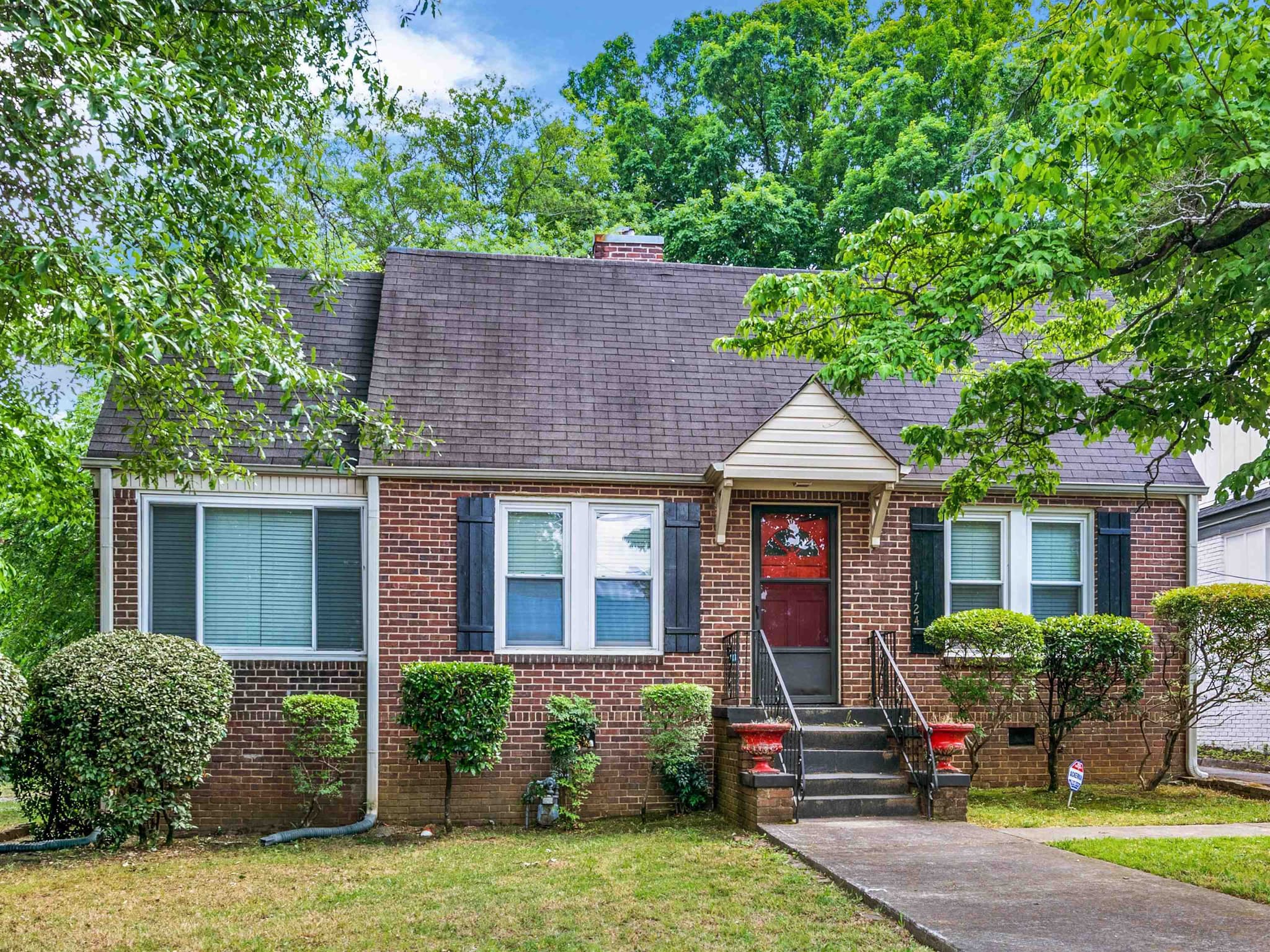 3 bedroom, 1 bathroom, 1,016 sq ft single family residence for rent at 1724 Virginia Avenue, Atlanta, GA 30337 for $1,650 a month — photo 1 of 18