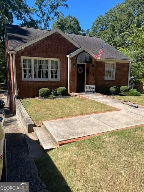 2 bedroom, 1 bathroom, 1,056 sq ft single family residence for sale at 166 Whitefoord Avenue, Atlanta, GA 30307 — photo 2