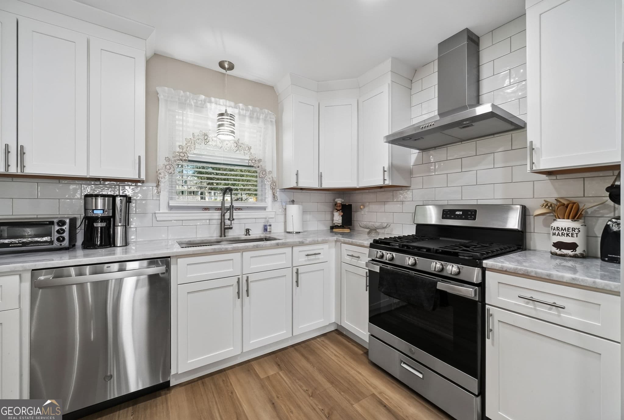 3 bedroom, 2 bathroom, 1,589 sq ft single family residence for sale at 3520 Camelot Court, Loganville, GA 30052 — photo 8