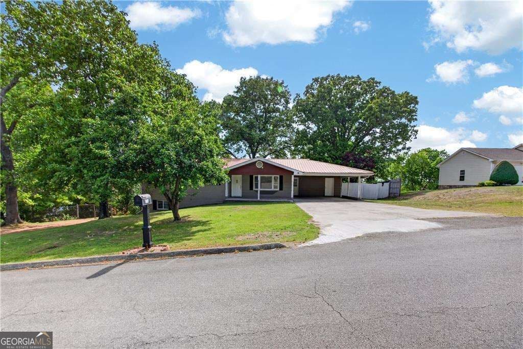 6 bedroom, 4 bathroom, 1,963 sq ft single family residence for sale at 1780 N Boyd Drive, Rocky Face, GA 30740