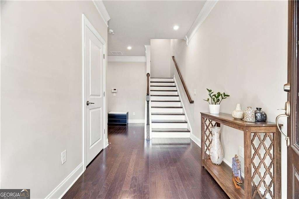 4 bedroom, 3.5 bathroom, 2,502 sq ft townhouse for sale at 5831 Terrace Bend Way, Peachtree Corners, GA 30092 — photo 3