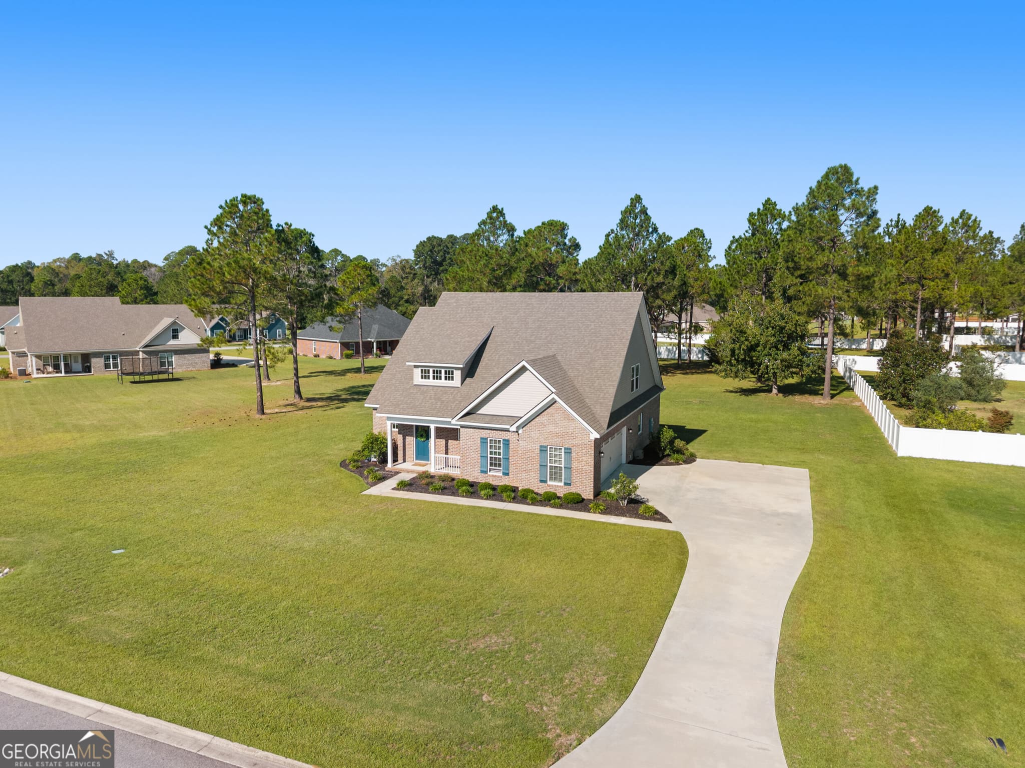 4 bedroom, 2.5 bathroom, 2,347 sq ft single family residence under contract at 5207 Canady Court, Statesboro, GA 30461 — photo 3