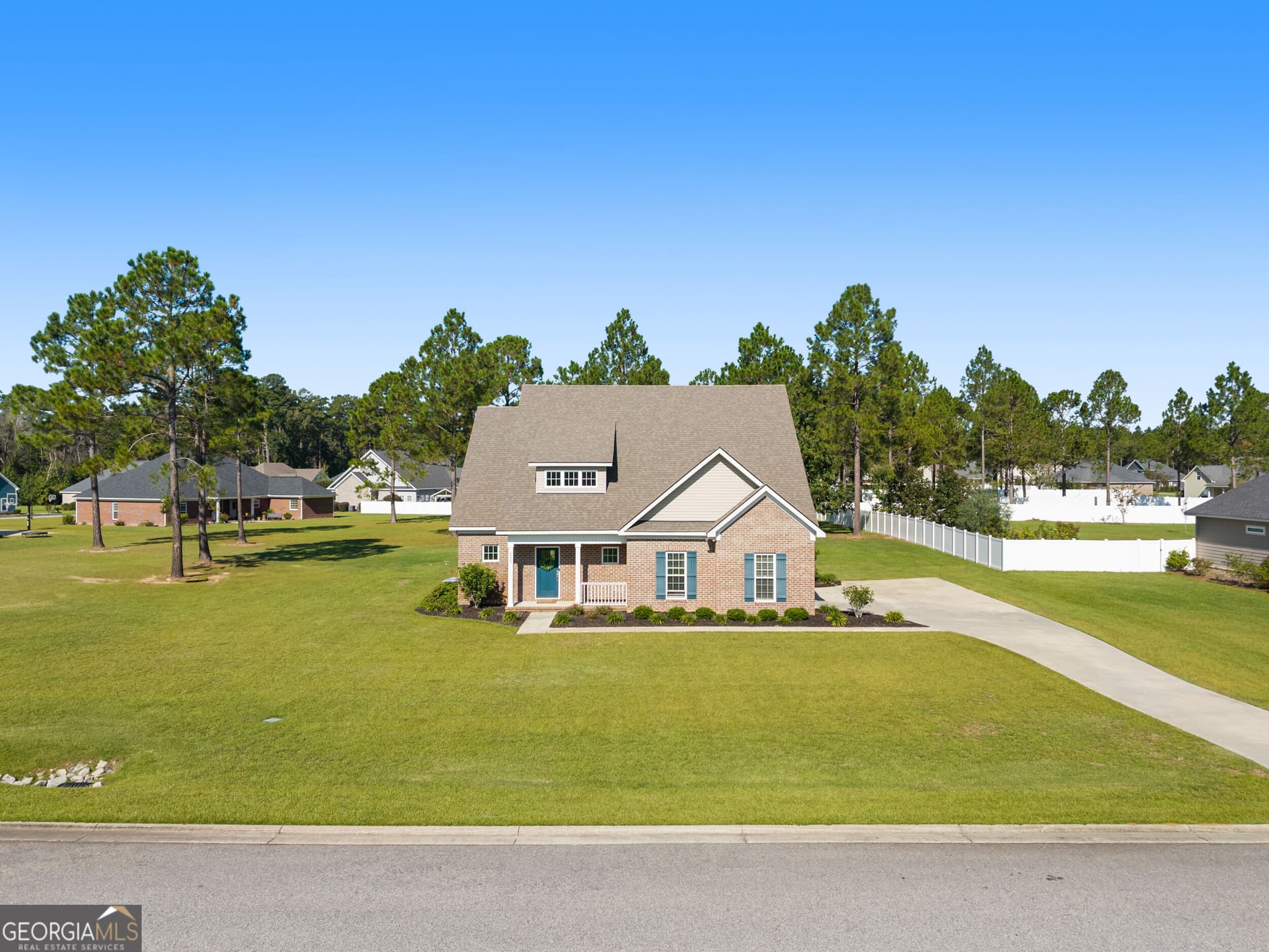 4 bedroom, 2.5 bathroom, 2,347 sq ft single family residence under contract at 5207 Canady Court, Statesboro, GA 30461