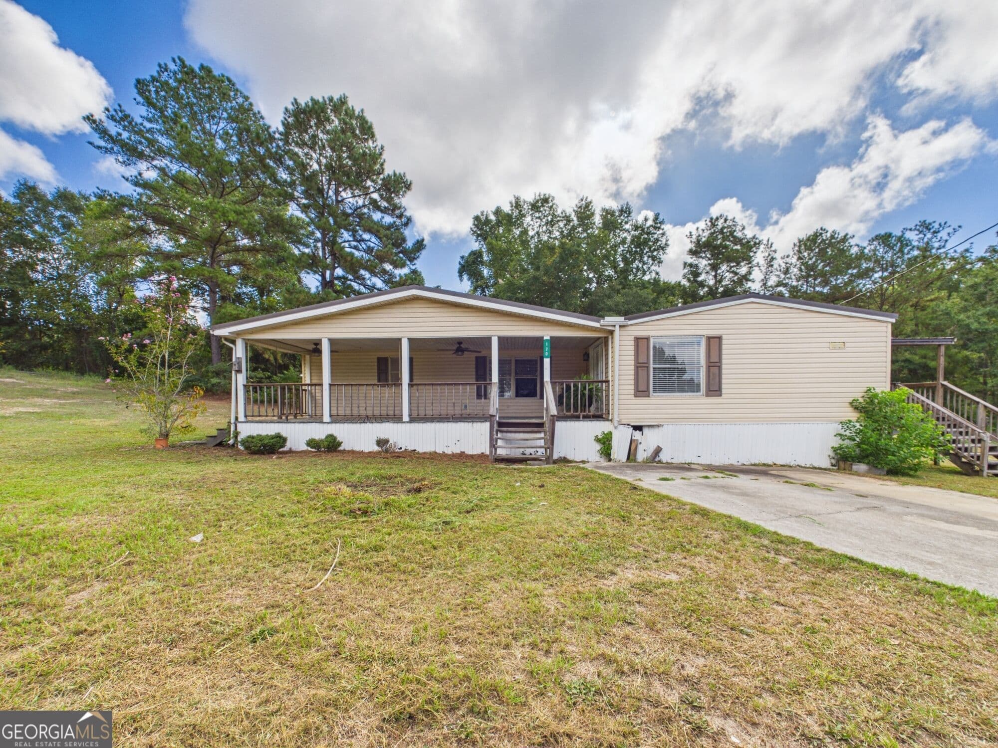 3 bedroom, 2 bathroom, 1,344 sq ft single family residence for sale at 170 Lakeshore Drive, Ivey, GA 31031