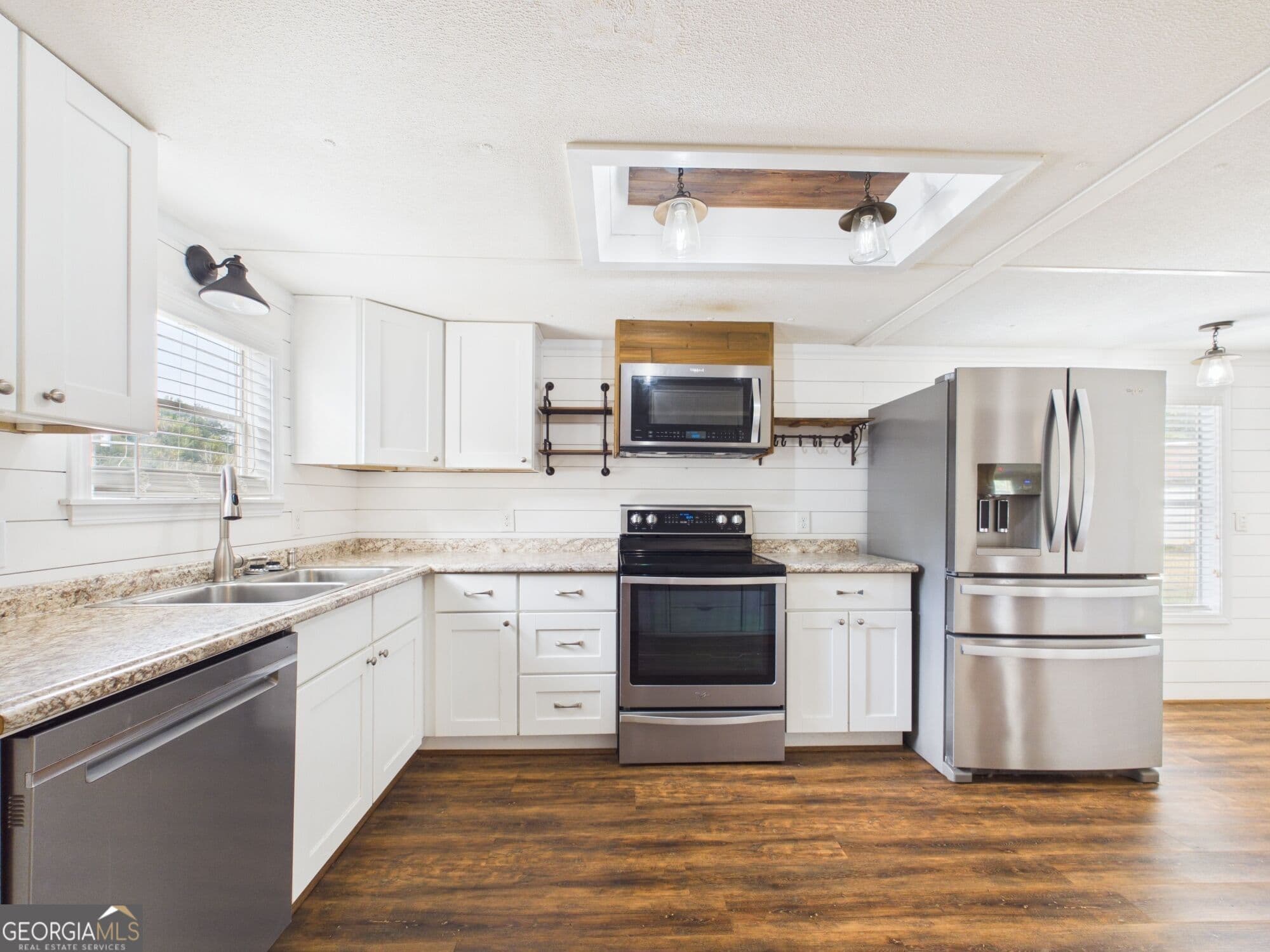 3 bedroom, 2 bathroom, 1,344 sq ft single family residence for sale at 170 Lakeshore Drive, Ivey, GA 31031 — photo 9