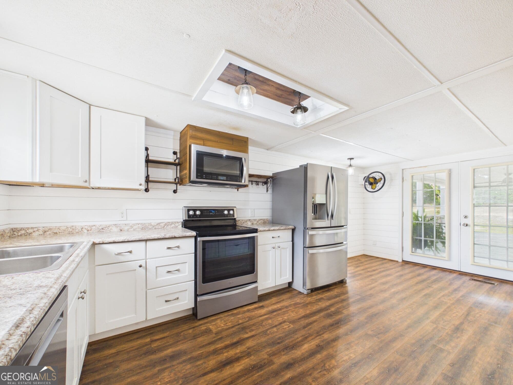 3 bedroom, 2 bathroom, 1,344 sq ft single family residence for sale at 170 Lakeshore Drive, Ivey, GA 31031 — photo 10