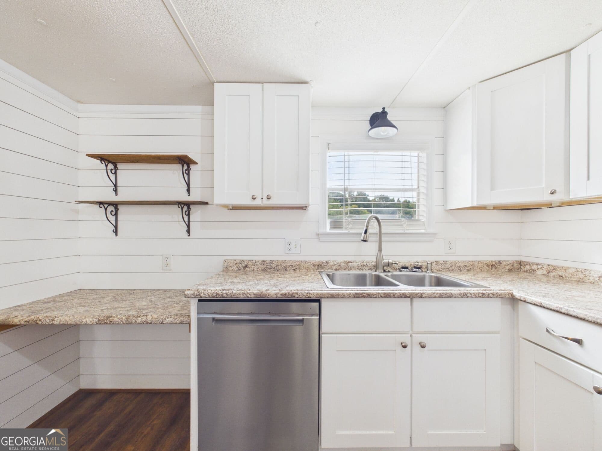 3 bedroom, 2 bathroom, 1,344 sq ft single family residence for sale at 170 Lakeshore Drive, Ivey, GA 31031 — photo 8