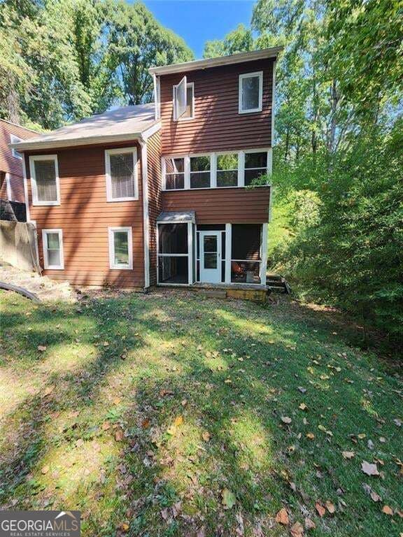 7 bedroom, 4.5 bathroom, 2,852 sq ft single family residence for sale at 258 Kenilworth Circle, Stone Mountain, GA 30083 — photo 3