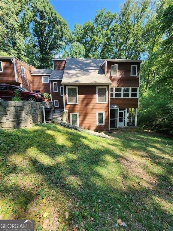 7 bedroom, 4.5 bathroom, 2,852 sq ft single family residence for sale at 258 Kenilworth Circle, Stone Mountain, GA 30083 — photo 4