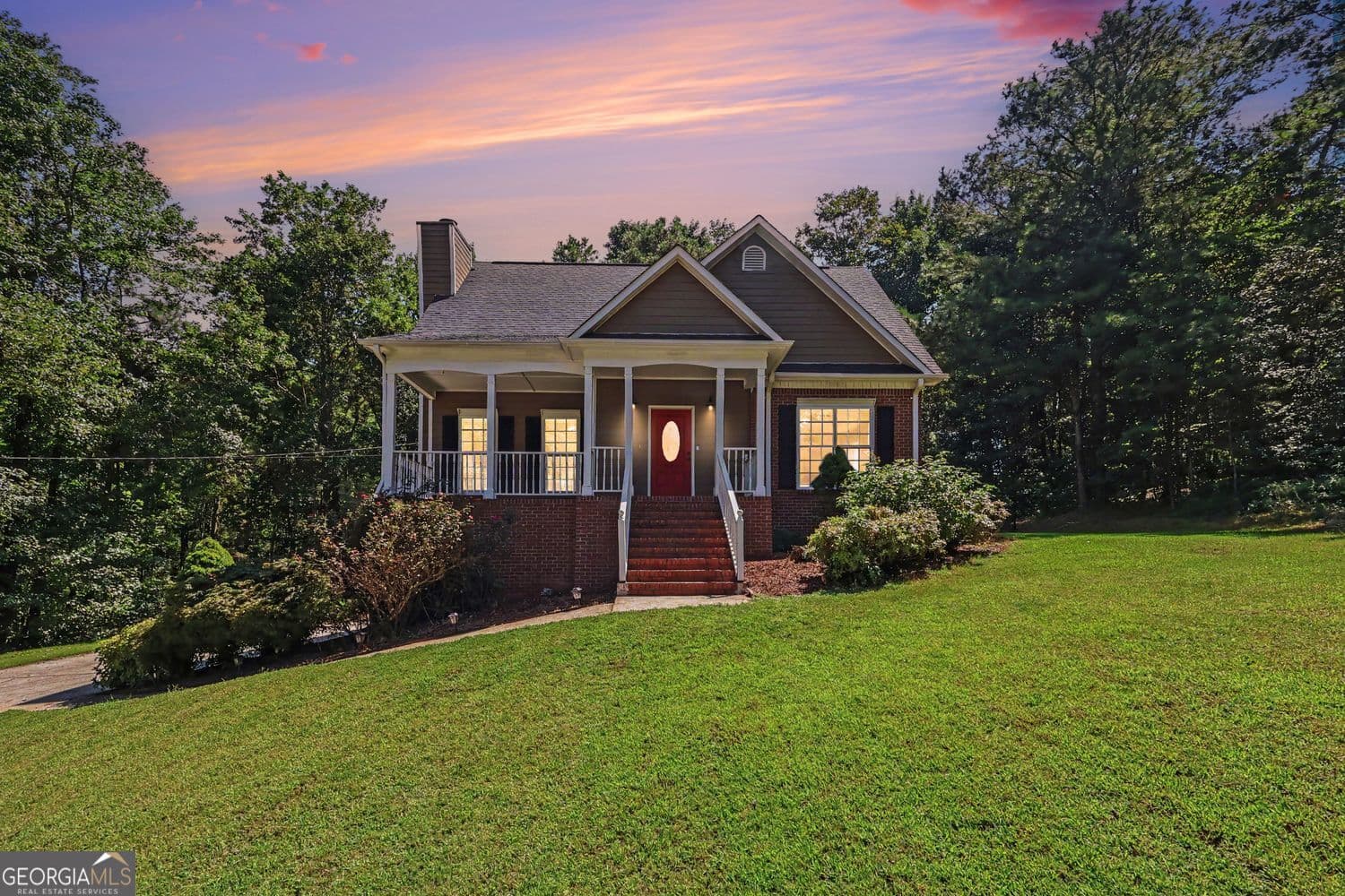 4 bedroom, 2.5 bathroom, 2,494 sq ft single family residence for sale at 5142 Spring Glen Court, Douglasville, GA 30135 — photo 2