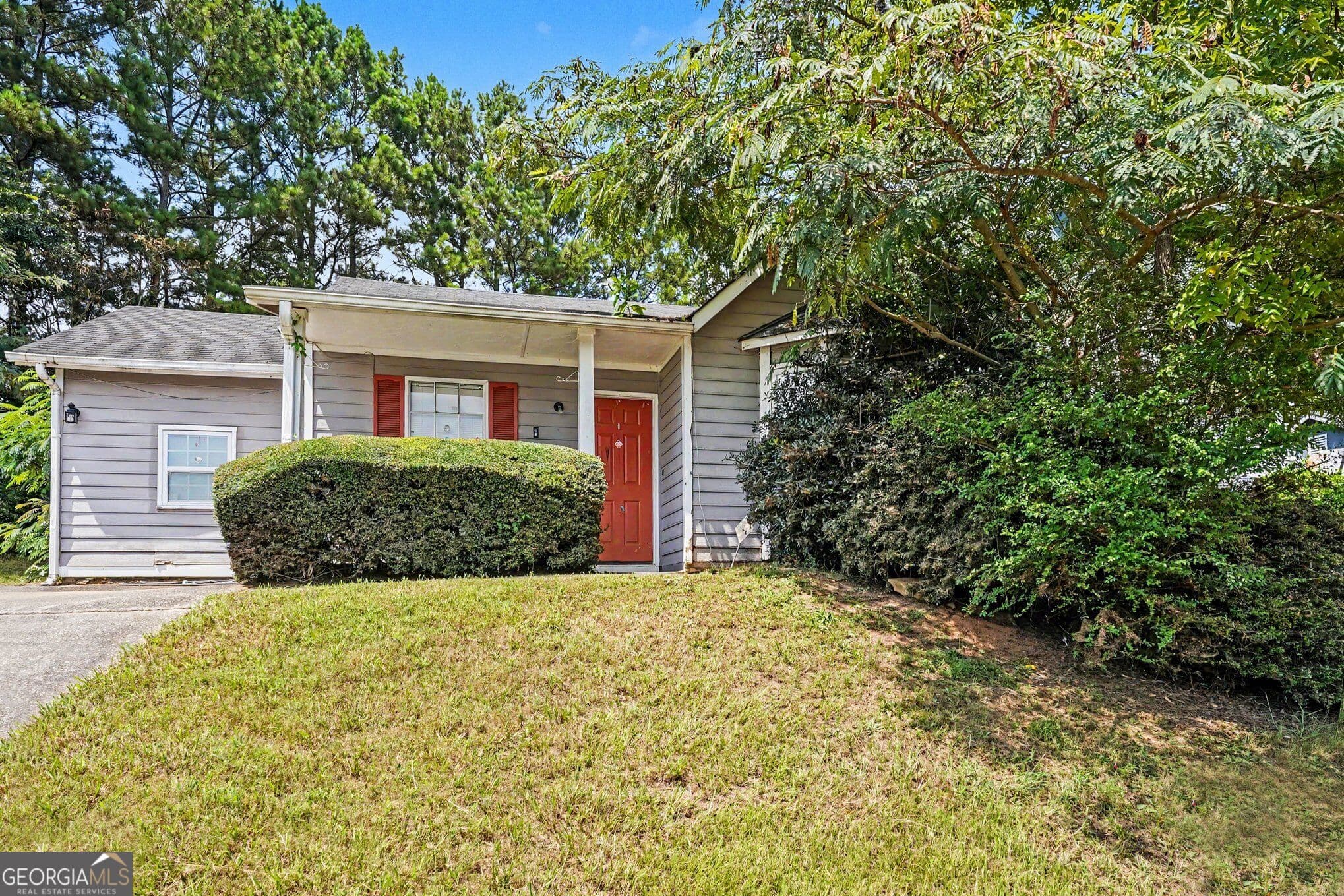 3 bedroom, 2 bathroom, 1,048 sq ft townhouse for sale at 2976 Kenville Lane, Decatur, GA 30034 — photo 1 of 14