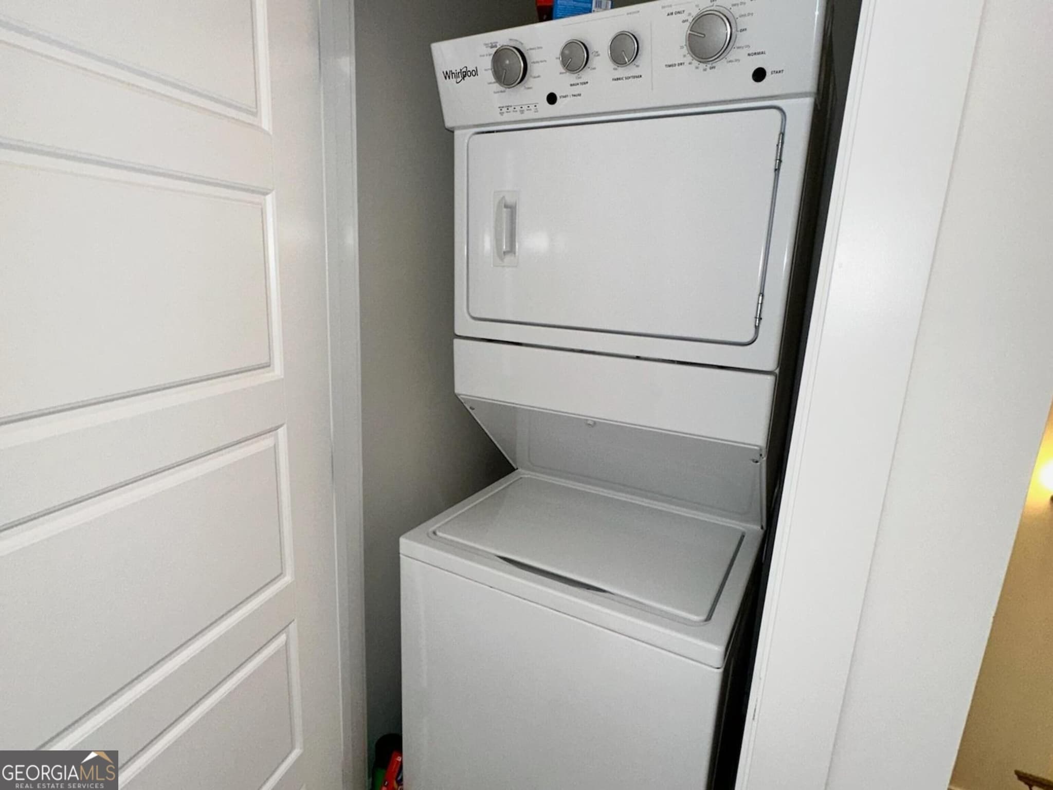 3 bedroom, 3.5 bathroom, 1,260 sq ft townhouse for rent at 2041 Ocean Drive, Atlanta, GA 30318 for $2,850 a month — photo 7