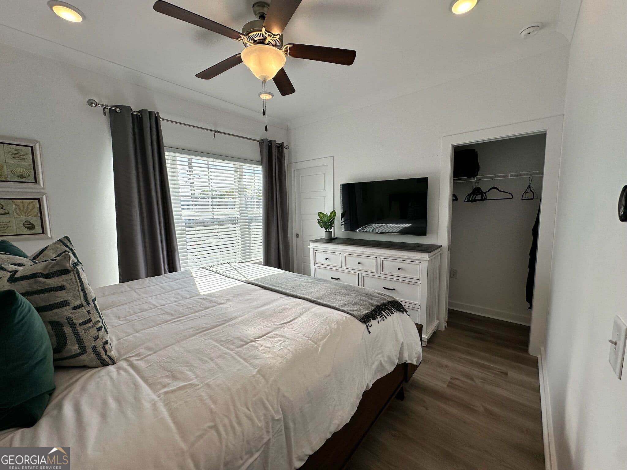 3 bedroom, 3.5 bathroom, 1,260 sq ft townhouse for rent at 2041 Ocean Drive, Atlanta, GA 30318 for $2,850 a month — photo 3