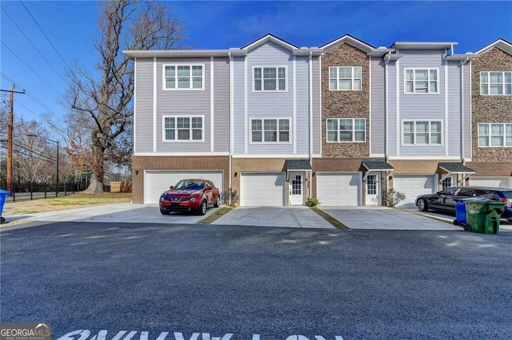 3 bedroom, 3.5 bathroom, 1,260 sq ft townhouse for rent at 2041 Ocean Drive, Atlanta, GA 30318 for $2,850 a month — photo 8