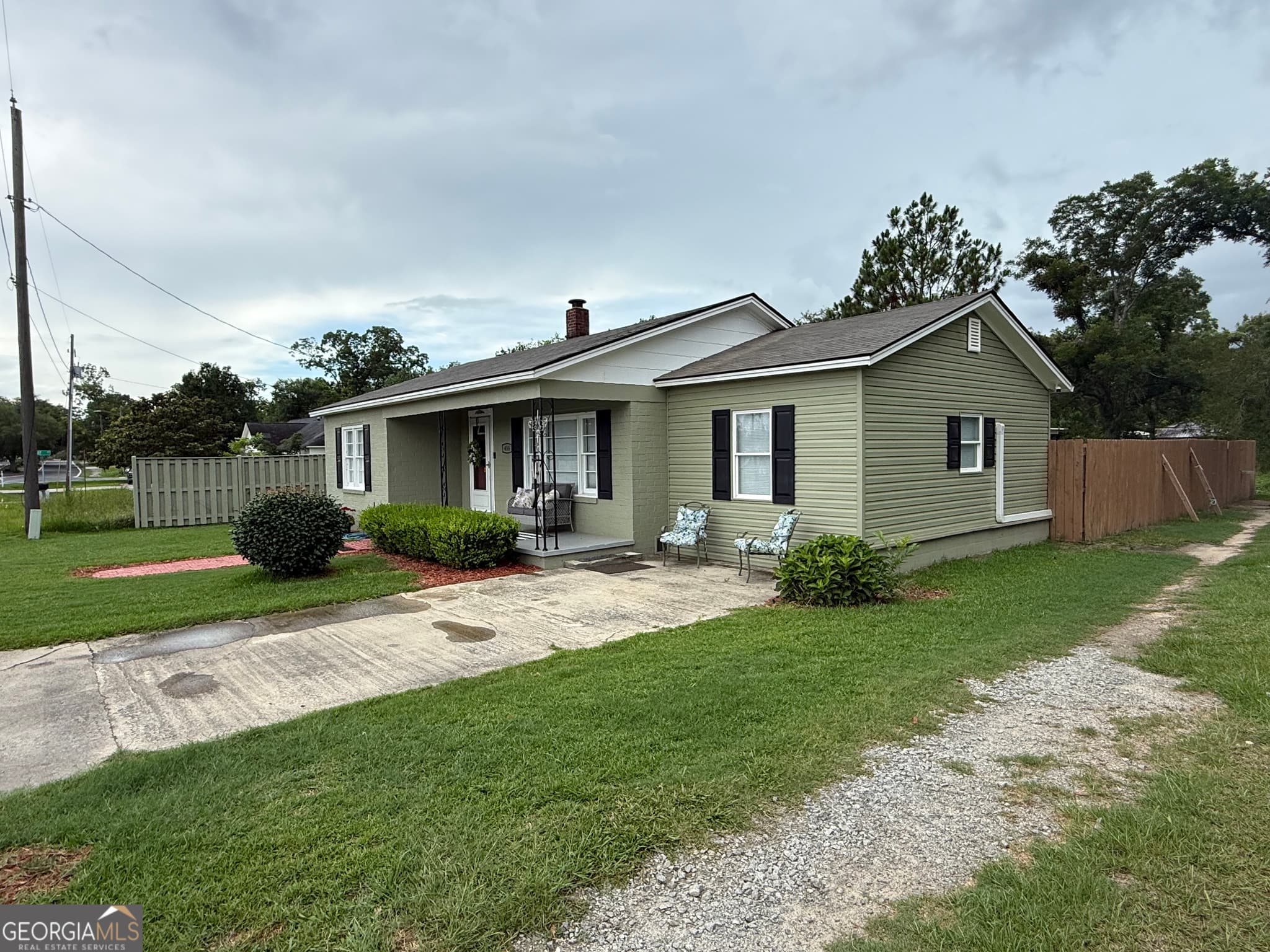 3 bedroom, 2 bathroom, 1,197 sq ft single family residence for sale at 455 N Kennedy Street, Metter, GA 30439 — photo 4