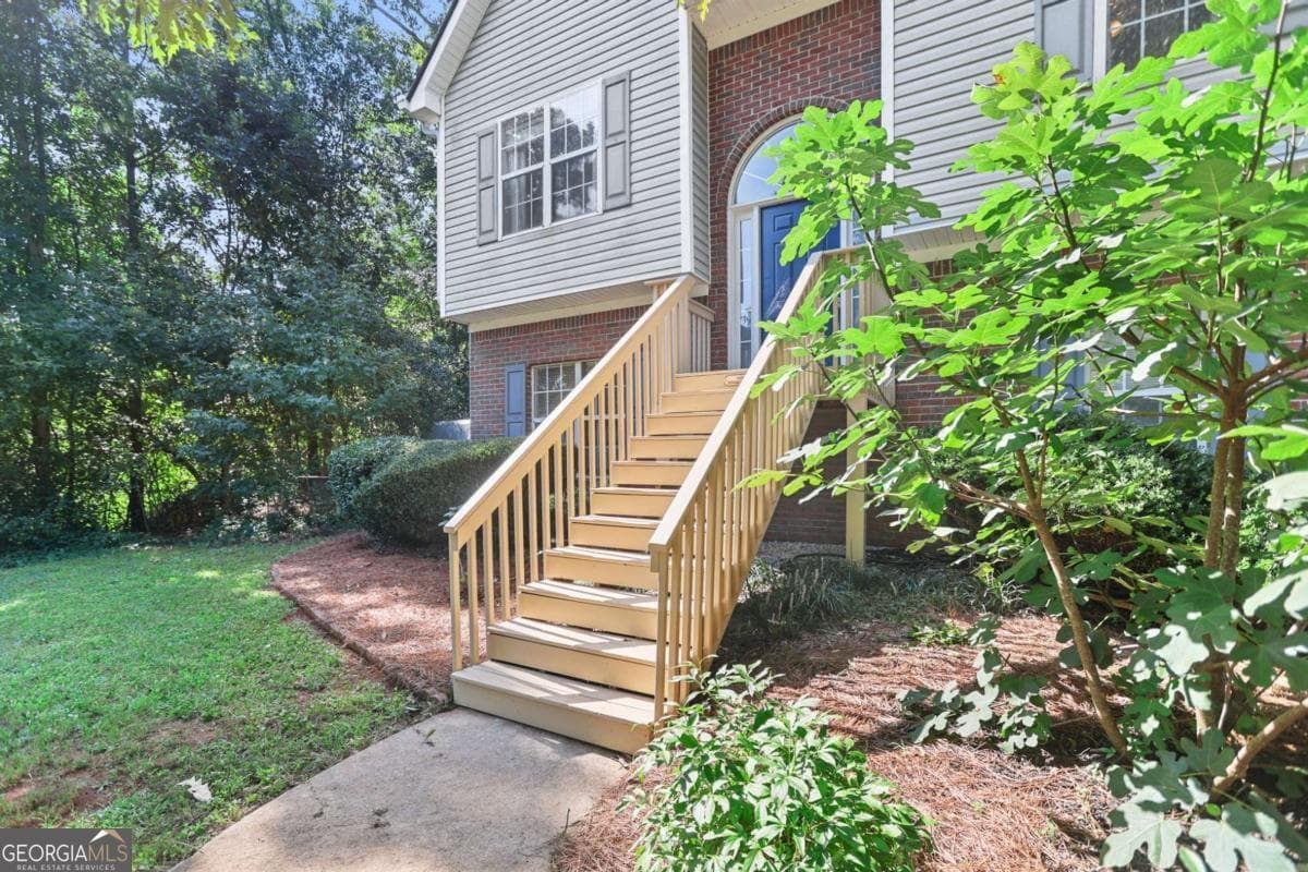 3 bedroom, 3 bathroom, 1,750 sq ft single family residence for sale at 35 Hidden Brook Trail, Newnan, GA 30265 — photo 5
