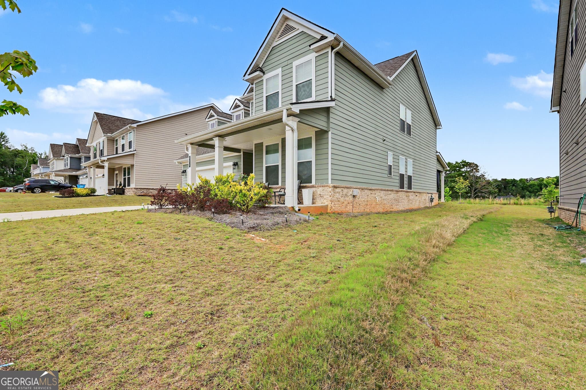 4 bedroom, 3 bathroom single family residence for sale at 521 Teversham Drive, Mcdonough, GA 30253 — photo 3