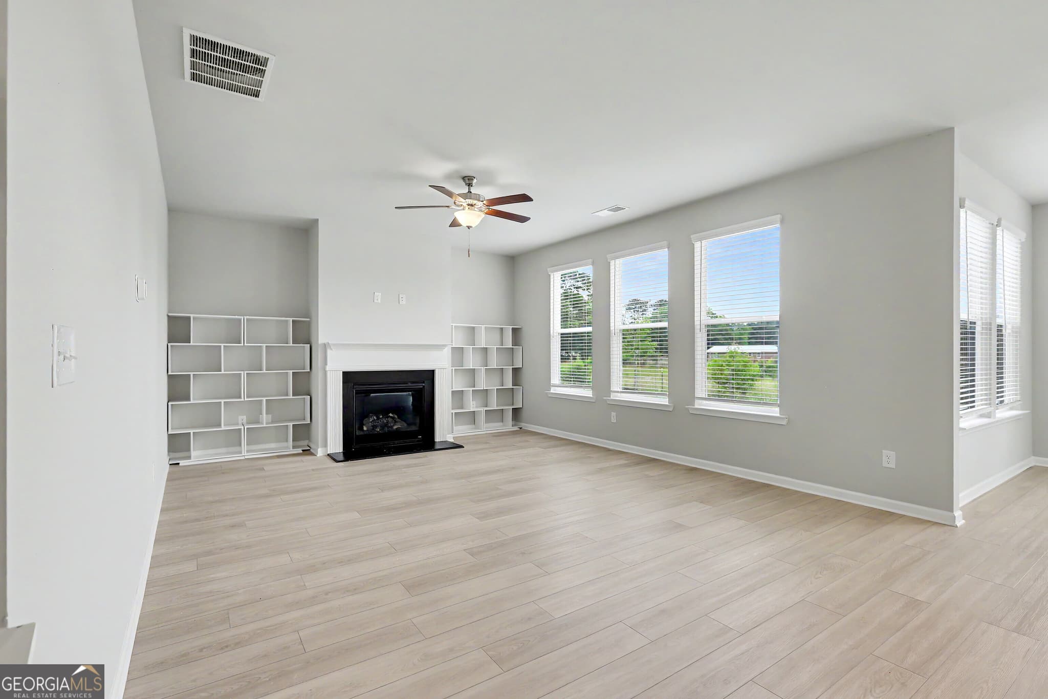 4 bedroom, 3 bathroom single family residence for sale at 521 Teversham Drive, Mcdonough, GA 30253 — photo 4