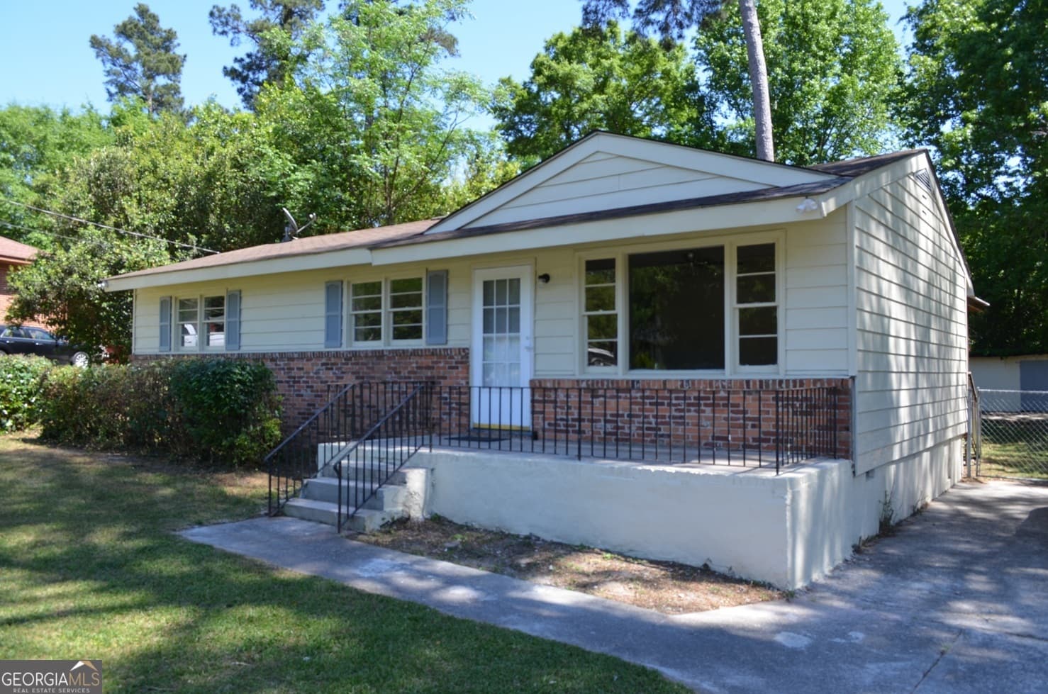 3 bedroom, 1 bathroom, 1,374 sq ft single family residence for sale at 1524 Cambridge Drive, Macon, GA 31206 — photo 2