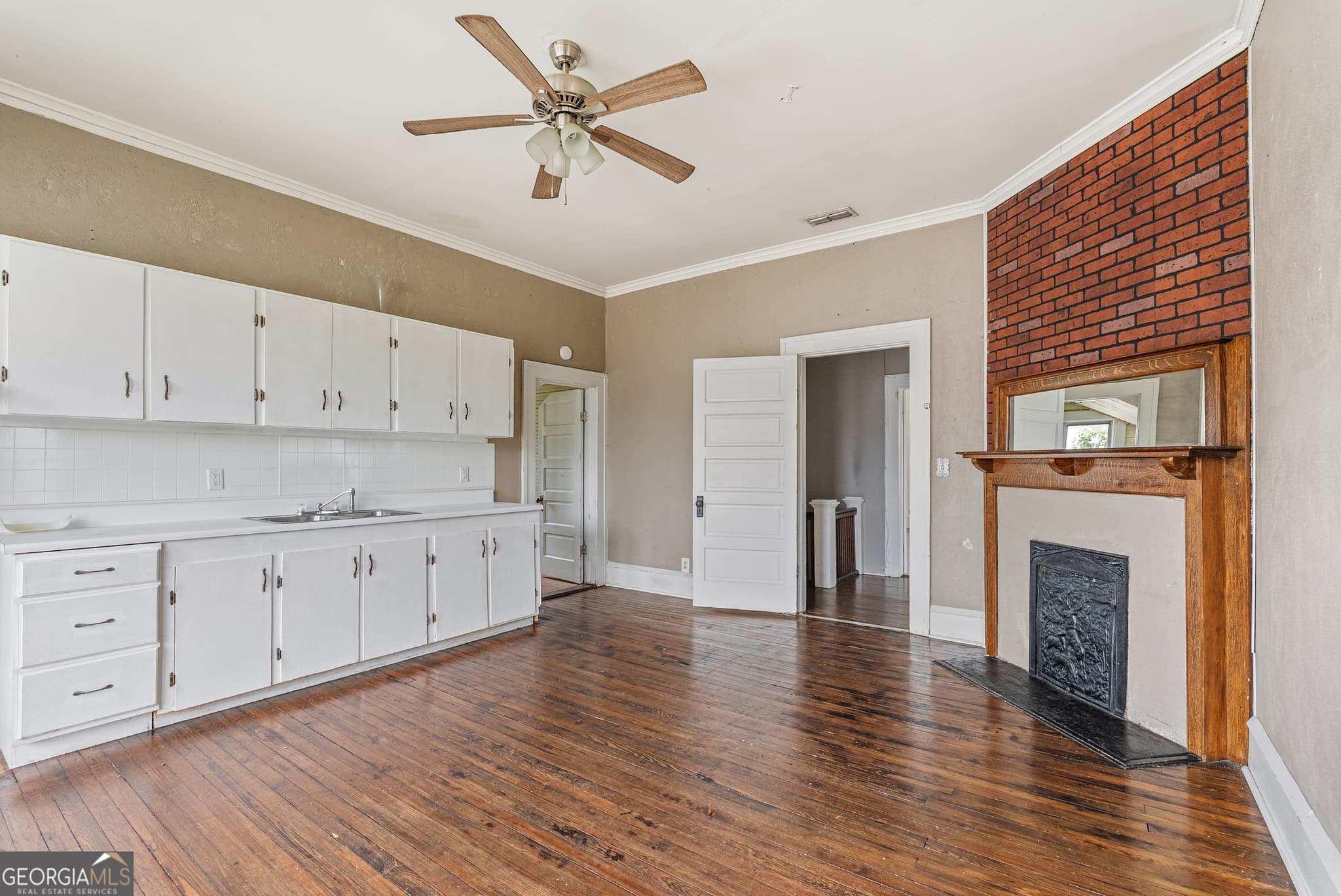 5 bedroom, 1.5 bathroom, 3,190 sq ft single family residence under contract at 158 Hand Avenue, Pelham, GA 31779 — photo 8