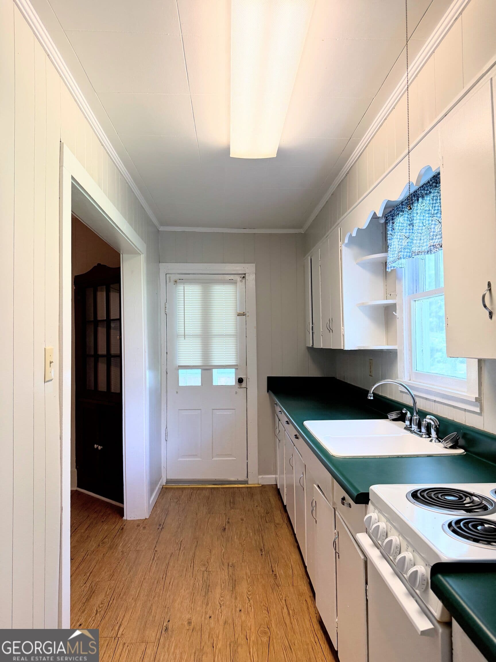 2 bedroom, 1 bathroom, 990 sq ft single family residence for rent at 450 Bowdon Street, Tallapoosa, GA 30176 for $1,400 a month — photo 5