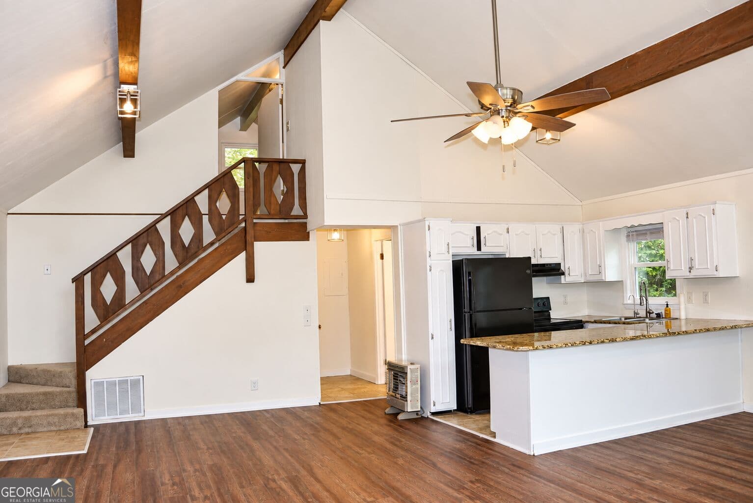 2 bedroom, 2 bathroom, 1,104 sq ft cabin,single family residence for sale at 165 Royal Lodge Drive, Warm Springs, GA 31830 — photo 5