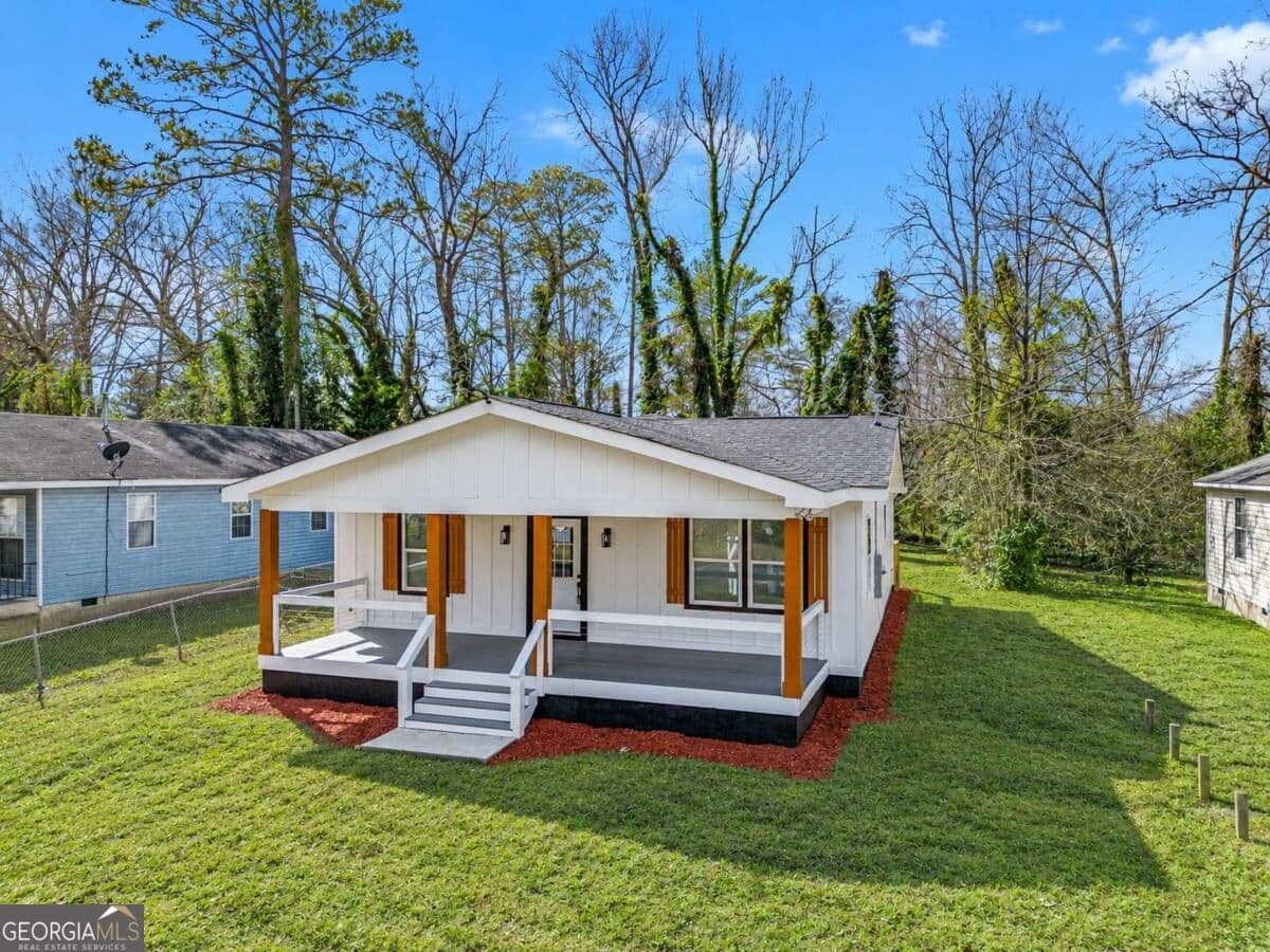 3 bedroom, 2 bathroom single family residence for sale at 439 Bussey Avenue, Thomson, GA 30824 — photo 3