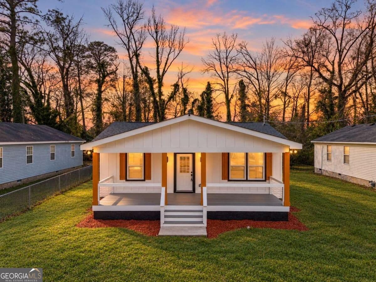 3 bedroom, 2 bathroom single family residence for sale at 439 Bussey Avenue, Thomson, GA 30824 — photo 1 of 35
