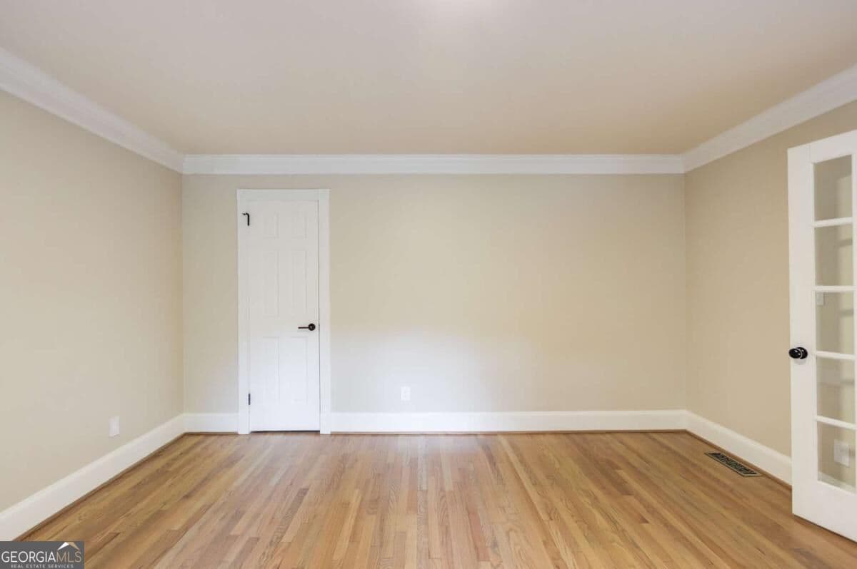 6 bedroom, 5 bathroom, 5,110 sq ft single family residence for sale at 7680 Ryefield Drive, Sandy Springs, GA 30350 — photo 9