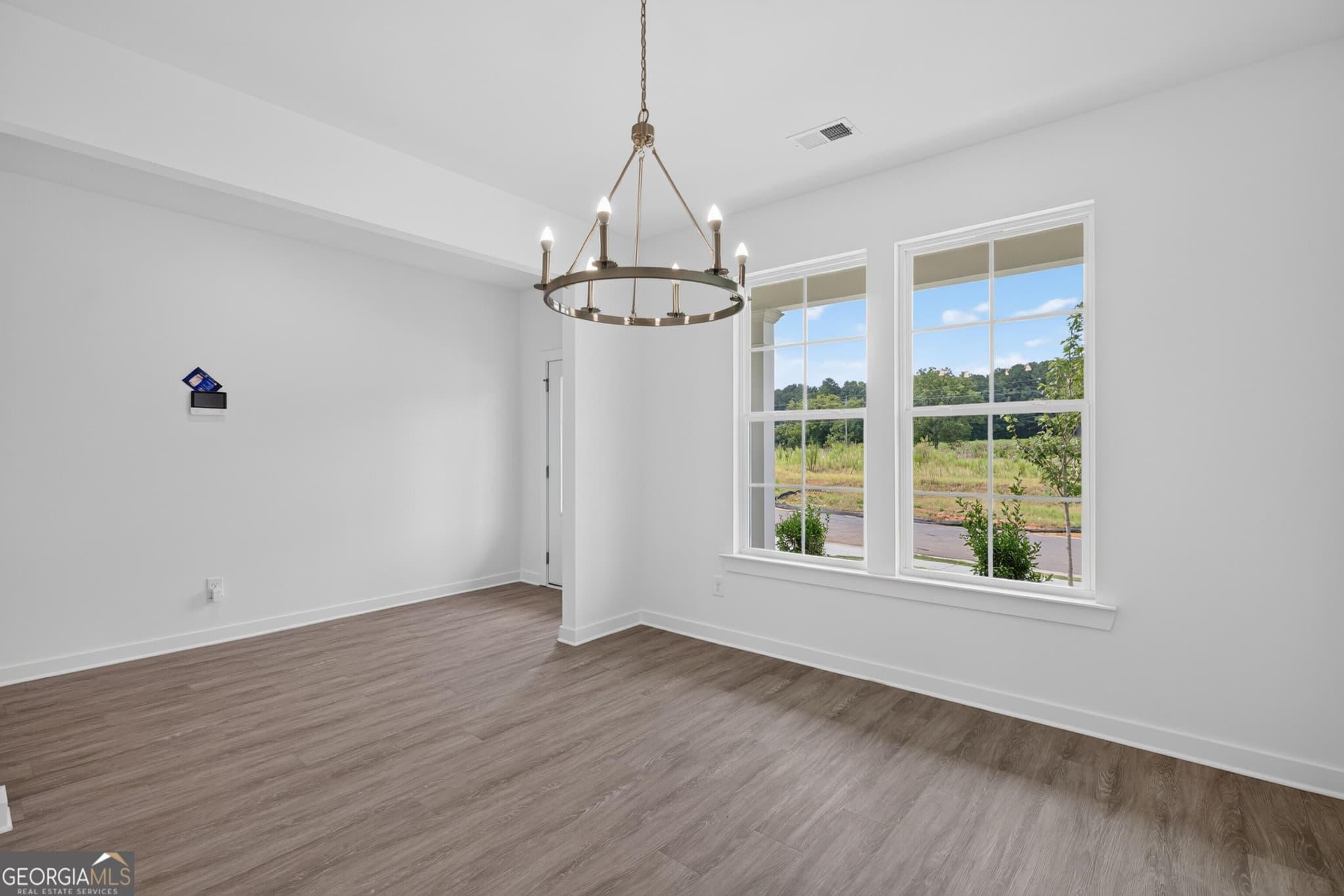 4 bedroom, 2.5 bathroom, 2,340 sq ft single family residence for sale at 284 Crimson Feather Drive, Jefferson, GA 30549 — photo 6