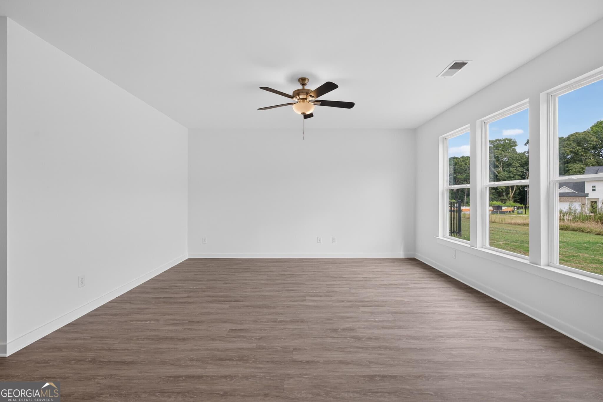 4 bedroom, 2.5 bathroom, 2,340 sq ft single family residence for sale at 284 Crimson Feather Drive, Jefferson, GA 30549 — photo 7