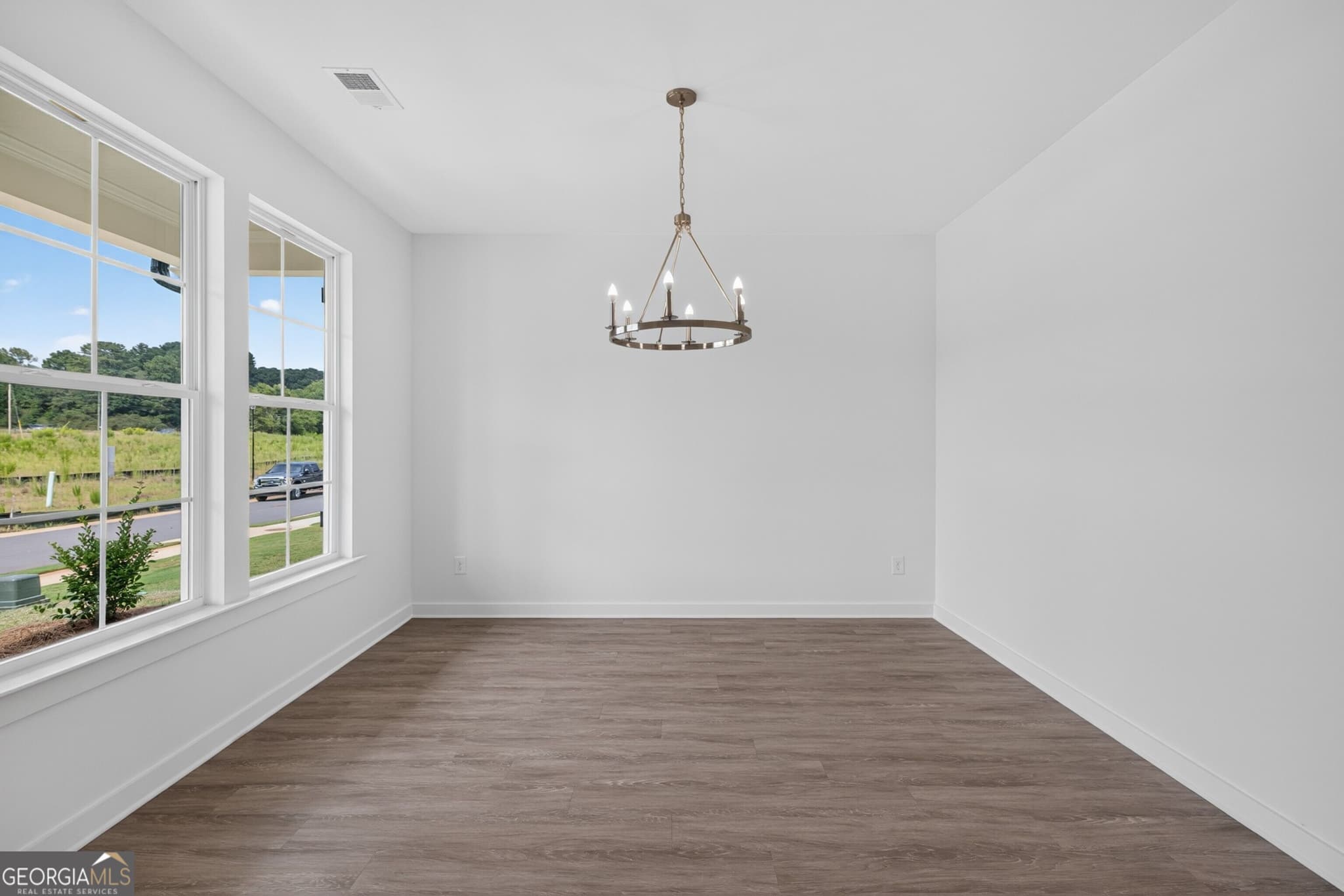 4 bedroom, 2.5 bathroom, 2,340 sq ft single family residence for sale at 284 Crimson Feather Drive, Jefferson, GA 30549 — photo 5