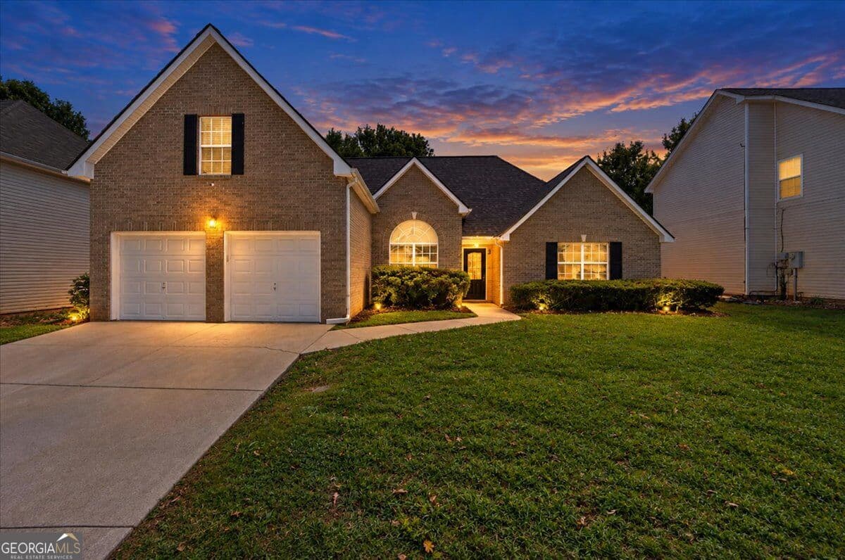 4 bedroom, 3 bathroom, 2,104 sq ft single family residence for sale at 1457 Shelnut Court, Hampton, GA 30228 — photo 2