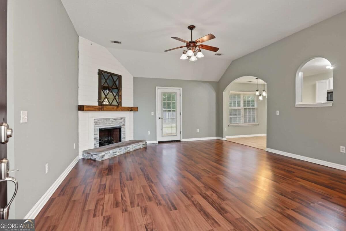 3 bedroom, 2 bathroom, 1,496 sq ft single family residence for sale at 308 Park Place, Ellabell, GA 31308 — photo 2