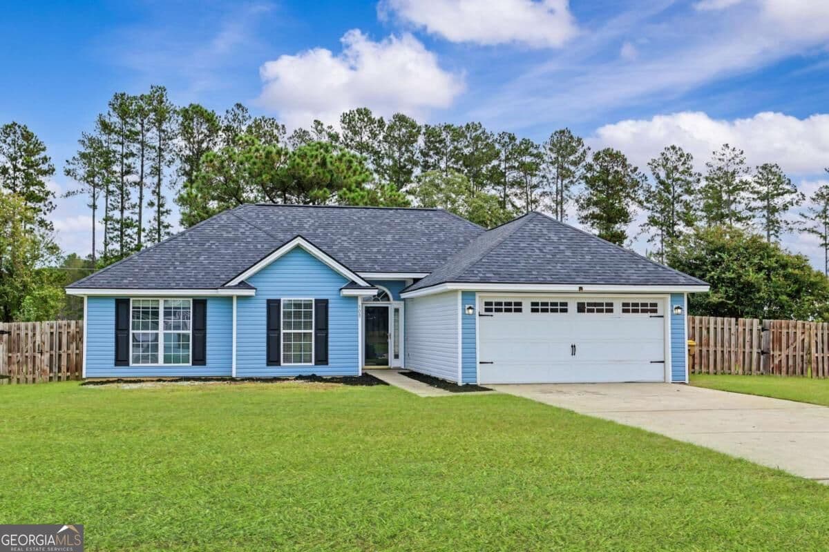 3 bedroom, 2 bathroom, 1,496 sq ft single family residence for sale at 308 Park Place, Ellabell, GA 31308 — photo 1 of 42