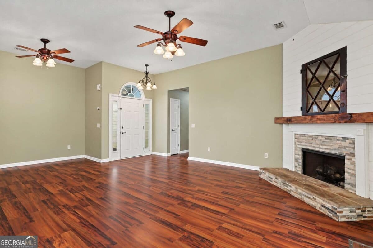 3 bedroom, 2 bathroom, 1,496 sq ft single family residence for sale at 308 Park Place, Ellabell, GA 31308 — photo 5